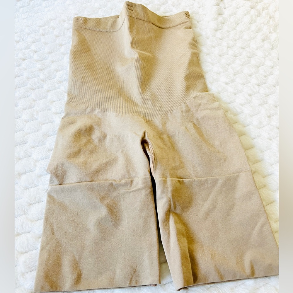 SPANX Shaping Midthigh Body Suit Size M